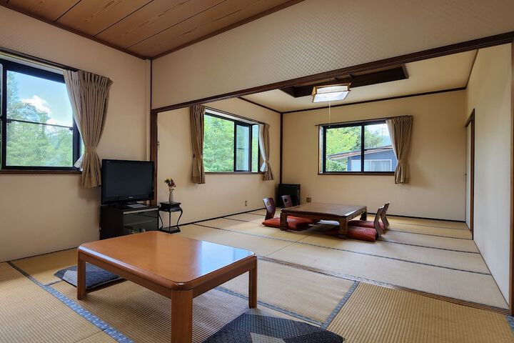 Room 11 of 40