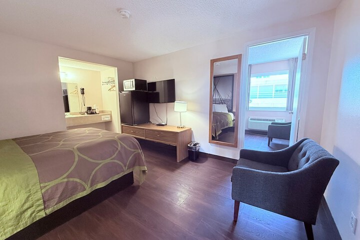 Room 41 of 90