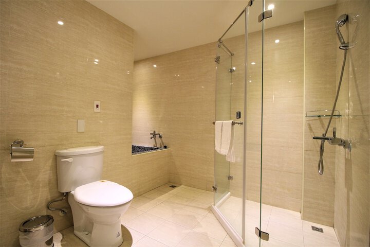 Room 44 of 63