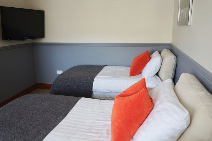 Room 4 of 39