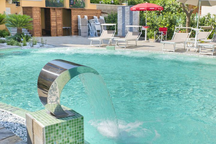 Pool 50 of 101