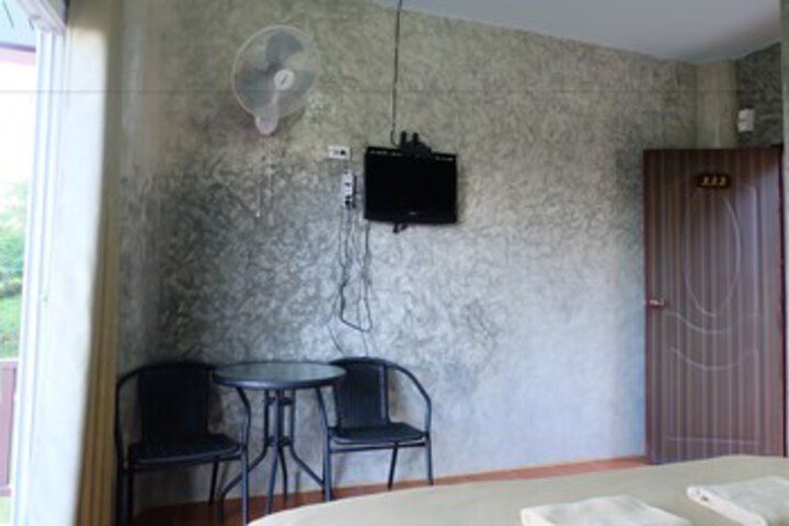 Room 9 of 10
