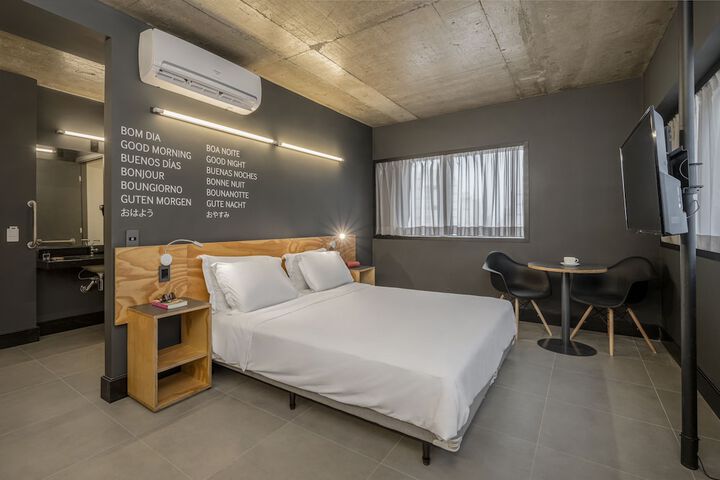 Room 11 of 41