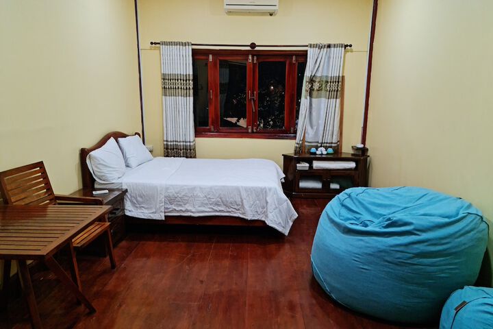 Room 7 of 13