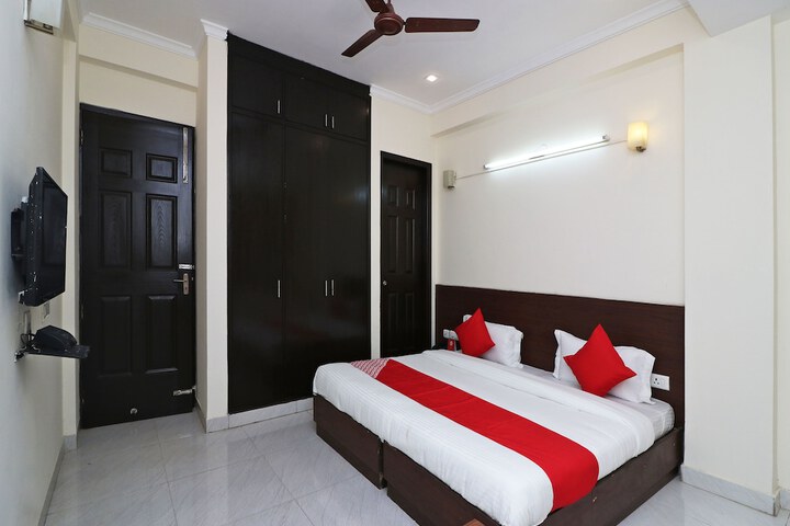 Room 12 of 23