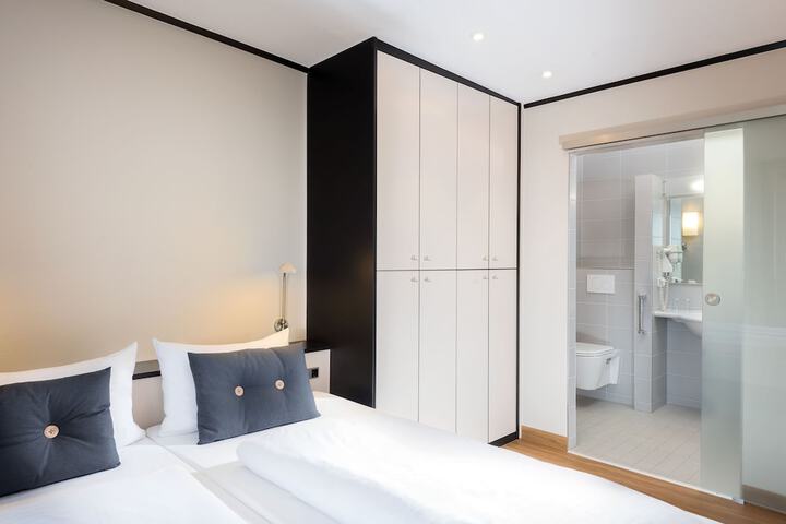 Room 16 of 109