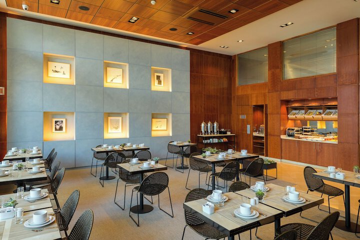 Breakfast/Coffee Service 46 of 61