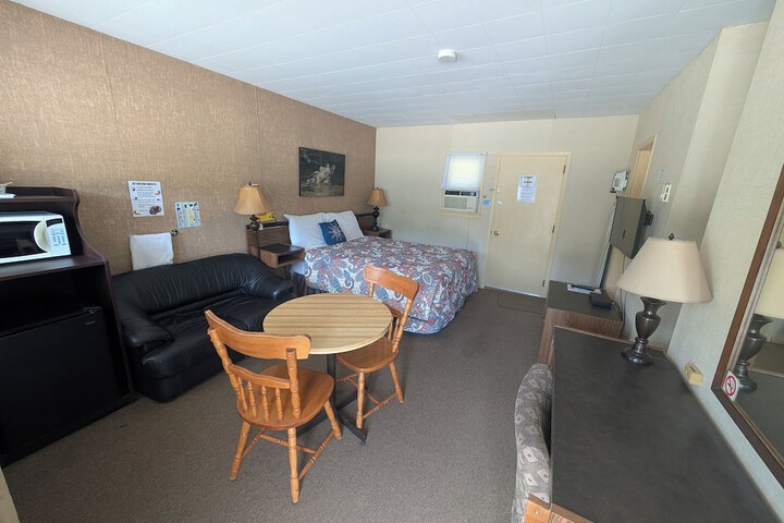Room 15 of 34