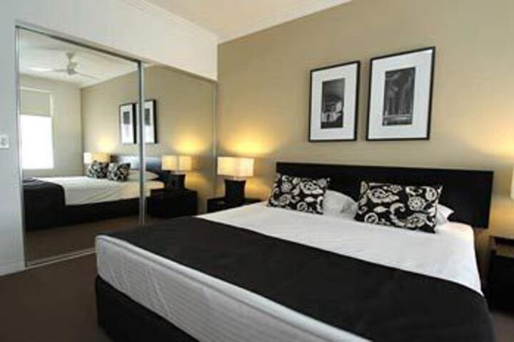 Room 4 of 30