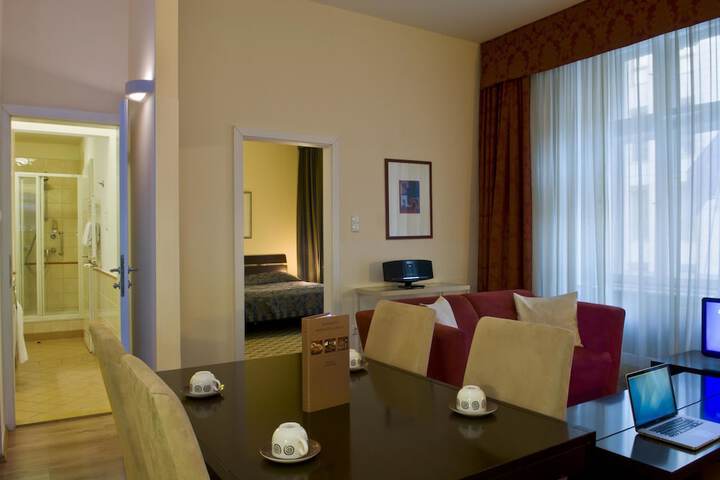 Room 10 of 60