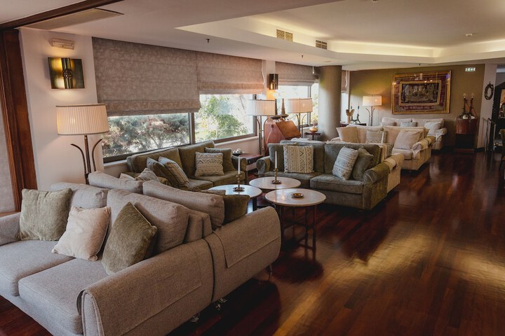 Guest Lobby