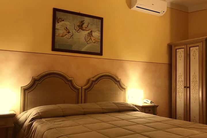 Room 16 of 46