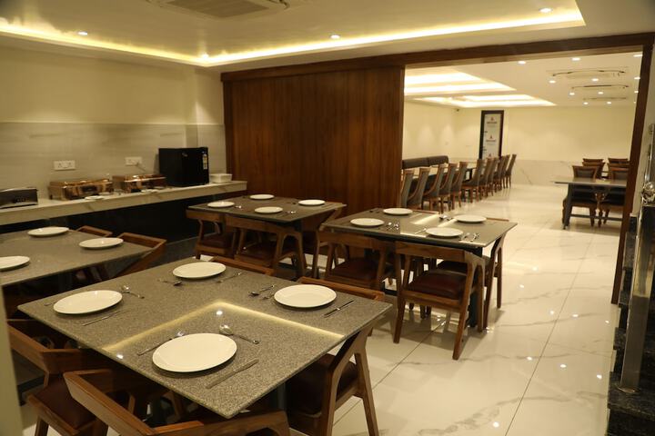 Dining 22 of 27