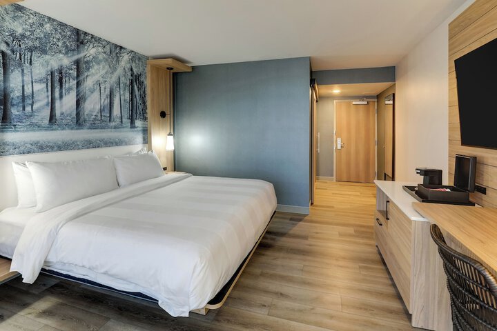 Room 16 of 60