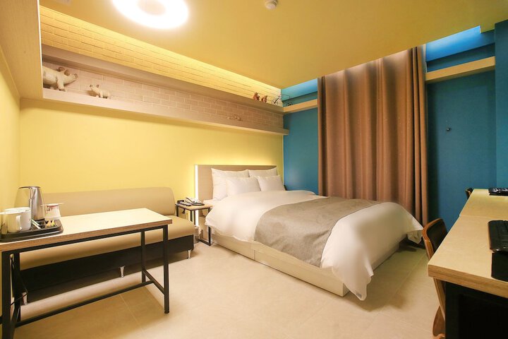 Room 57 of 91