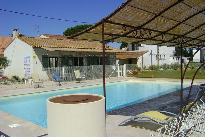 Pool 44 of 77