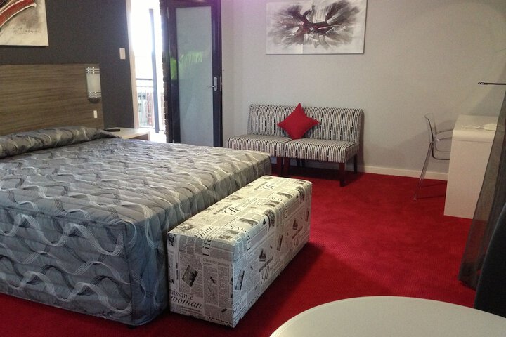 Room 2 of 74