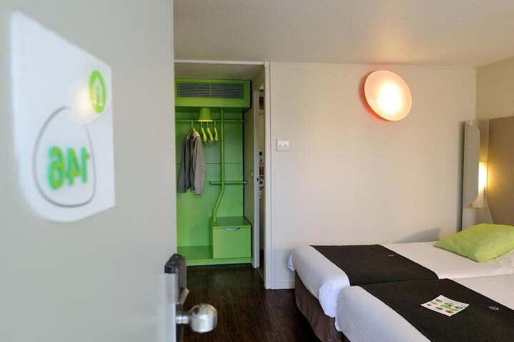 Room 9 of 35