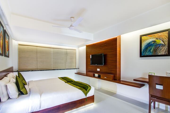 Room 16 of 34