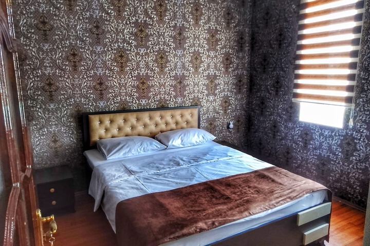 Room 11 of 23