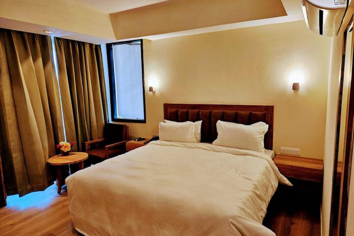 Room 8 of 44
