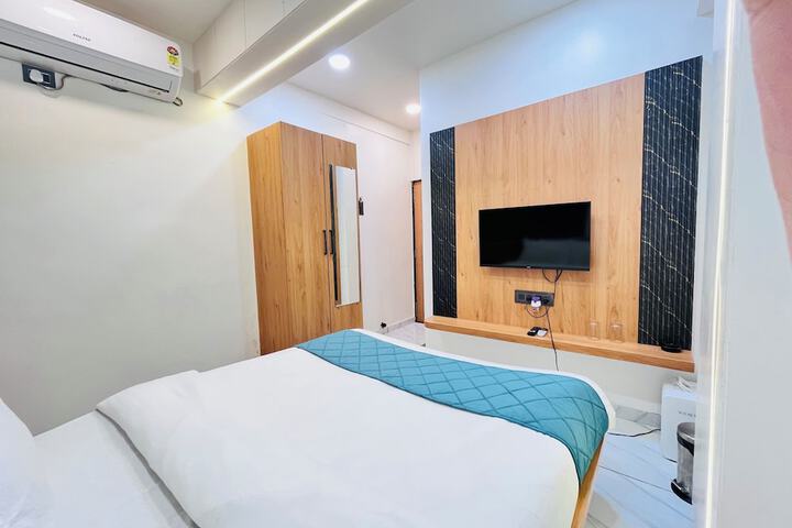 Room 14 of 27
