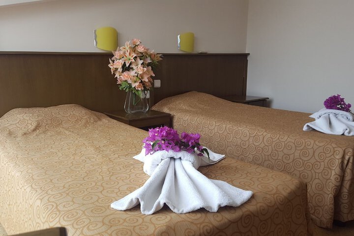 Room 3 of 62
