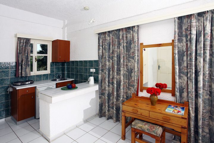 Room 10 of 65