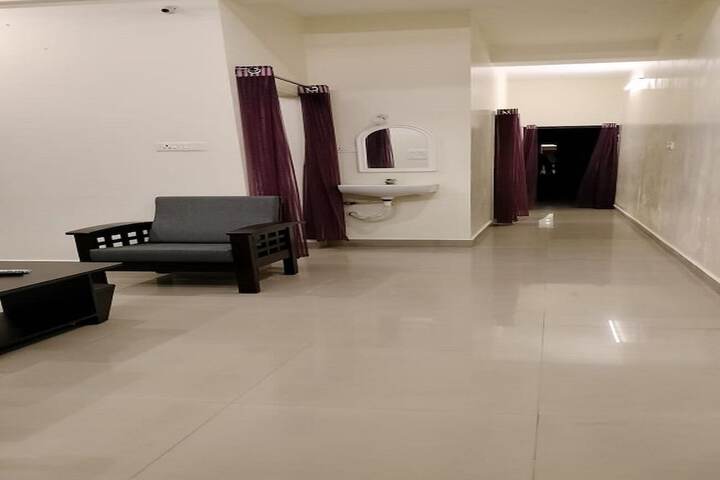 Room 11 of 15