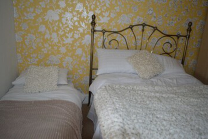 Room 28 of 33