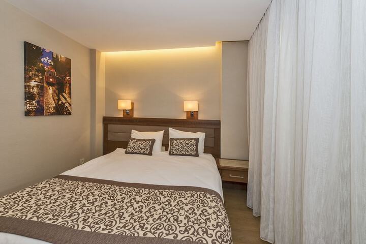 Room 42 of 60