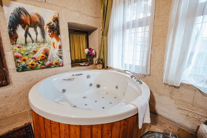 Hot Tub 85 of 122