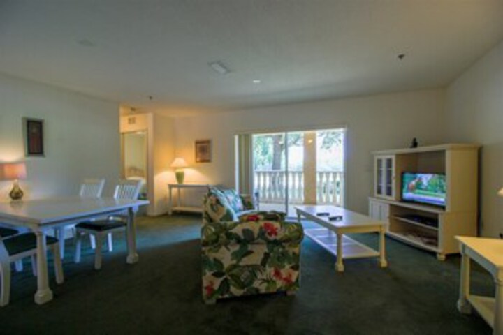 Room 25 of 38