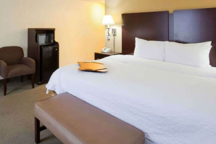 1 King Bed (7 of 22)