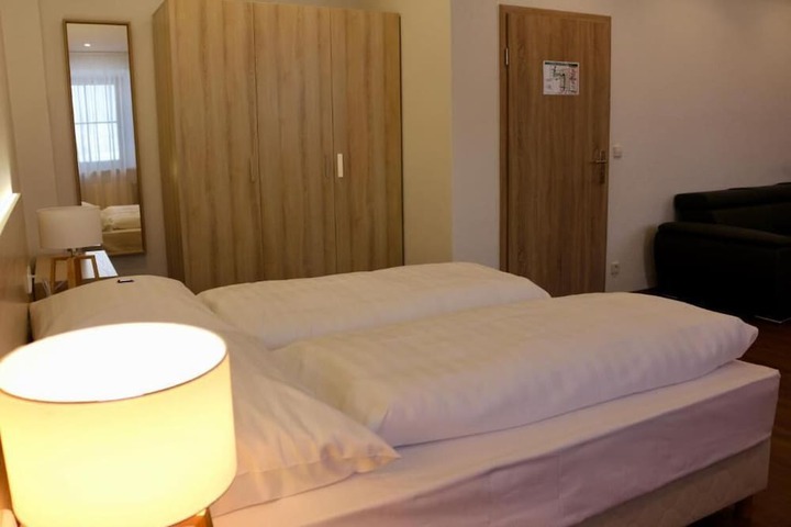 Room 10 of 73