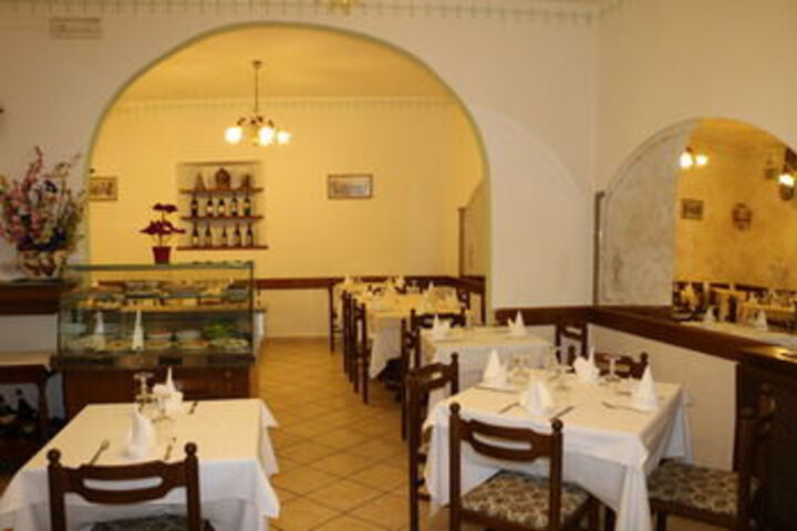 Dining 14 of 62