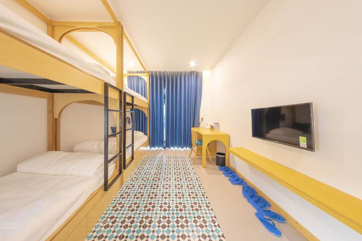 Room 14 of 46