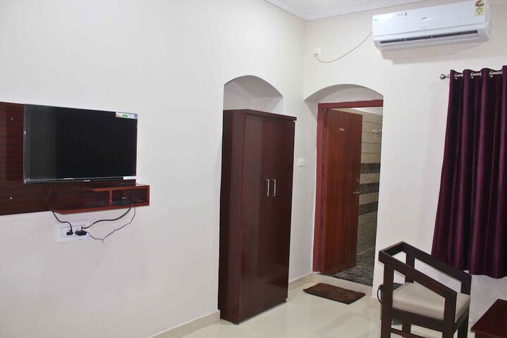 Room 3 of 12