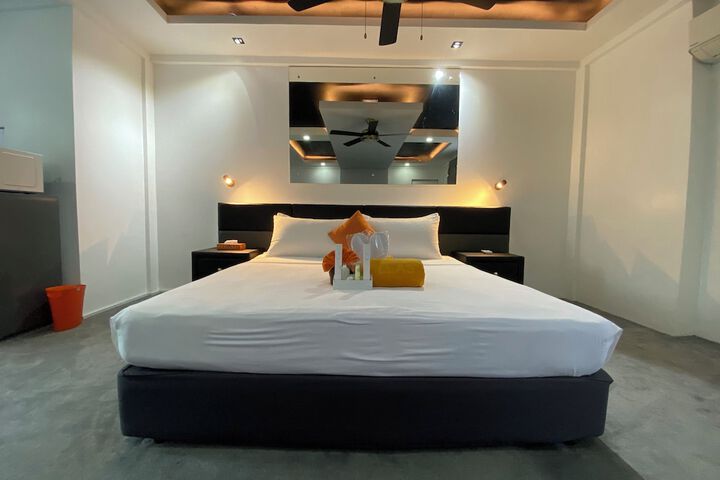 Room 82 of 403