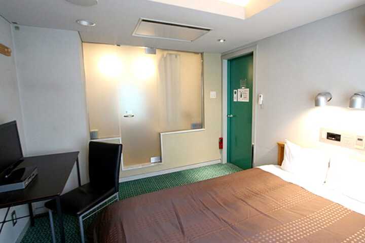 Room 15 of 23