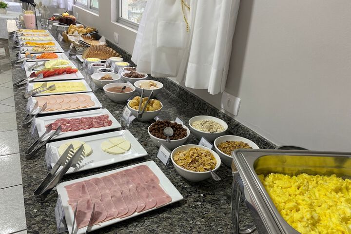 Dining 84 of 102