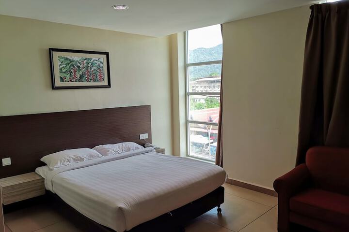 Room 28 of 62
