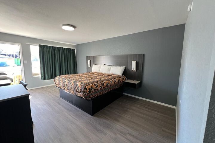 Standard Room, King or Two Doubles (8 of 17)