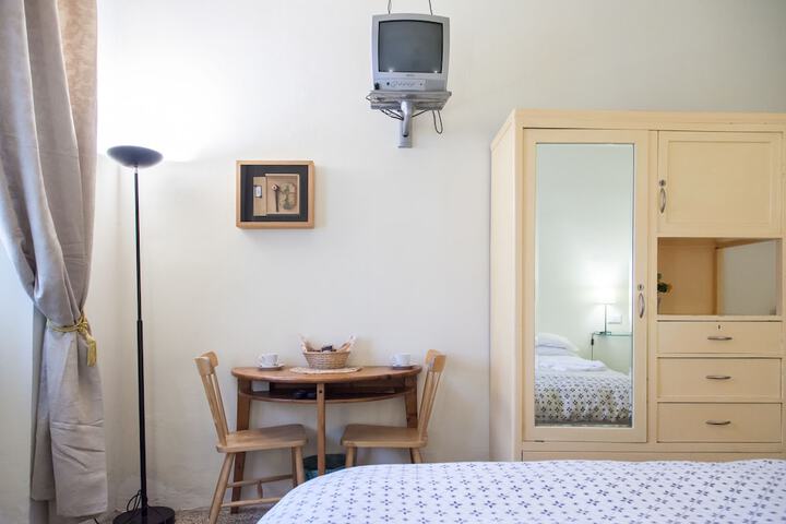 Room 12 of 24