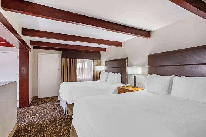 Room 16 of 38