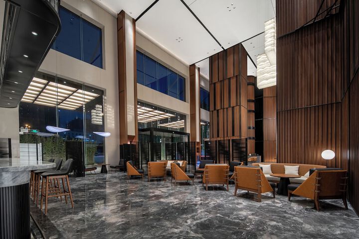 Entrance & Lobby