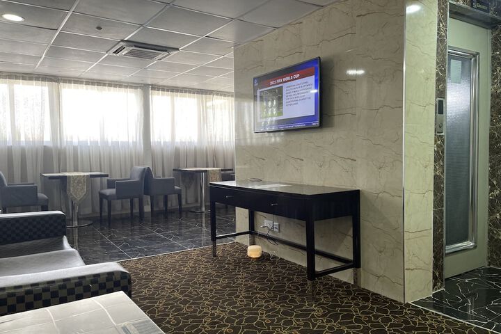 Lounge 98 of 114