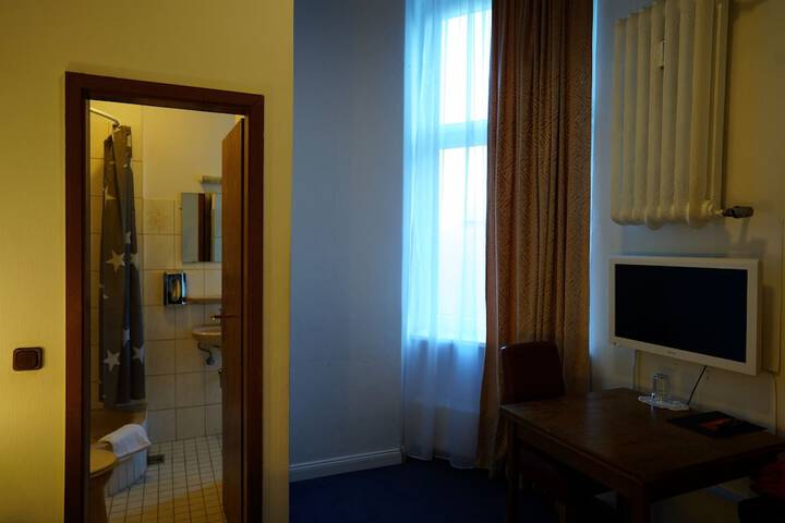 Room 15 of 71