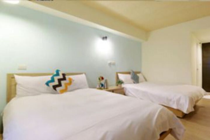 Room 4 of 4