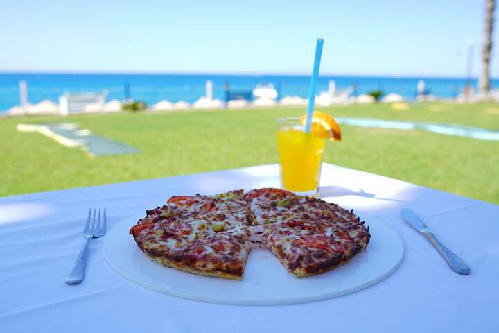 Dining 55 of 70